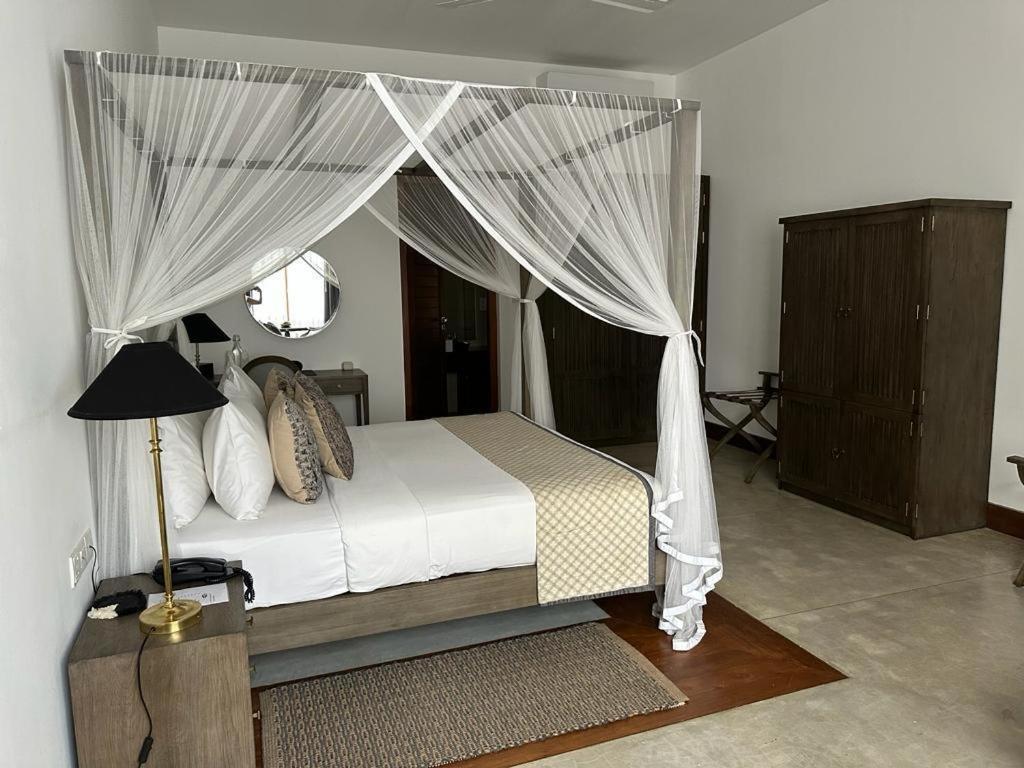 The Villa By Contemporary Ceylon Wadduwa Exterior foto